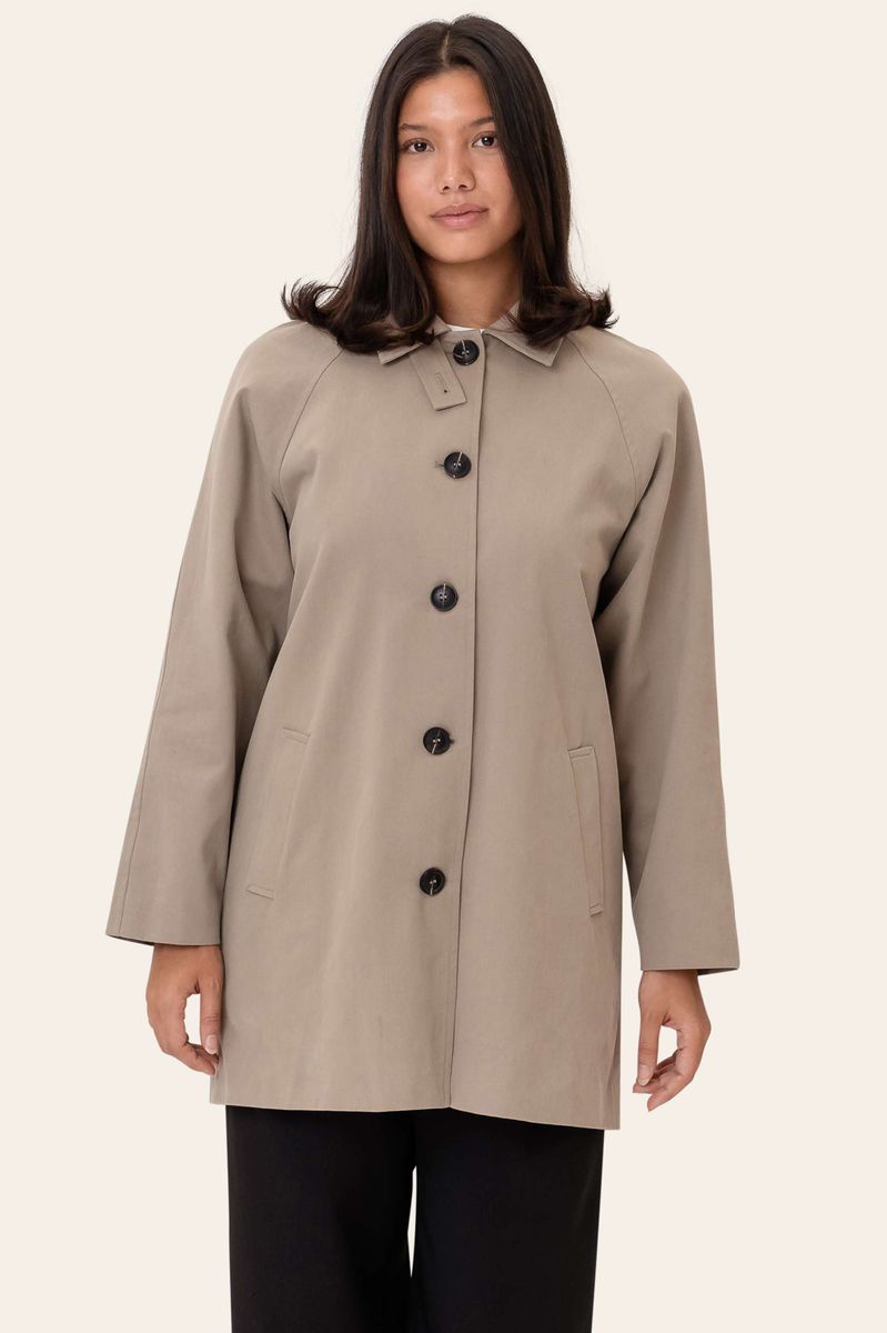 Karla Trenchcoat