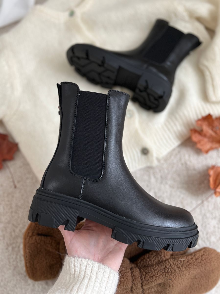 Cleo Chelsea Leather