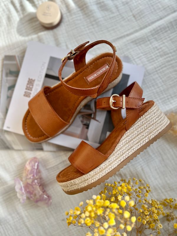 Lili Wedge