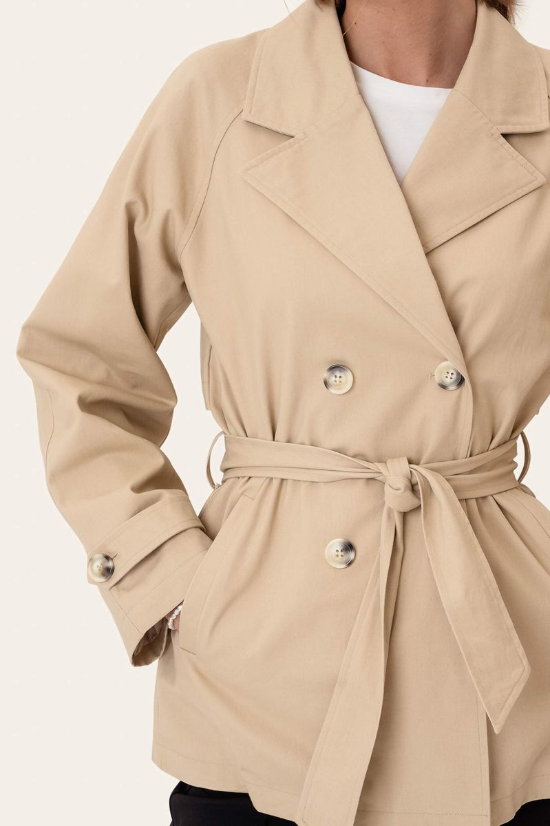 Beate Trenchcoat