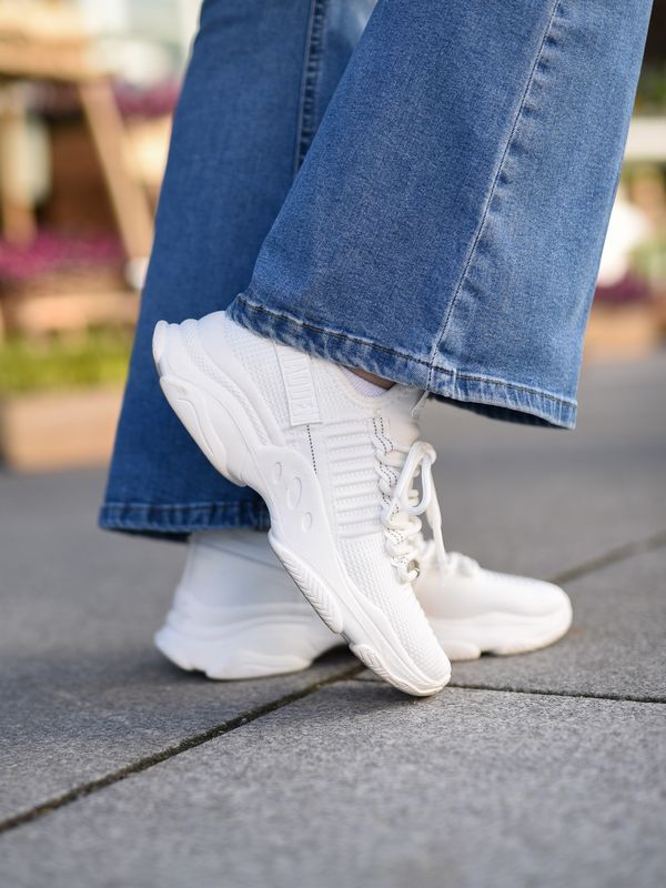 Mac-E Sneaker