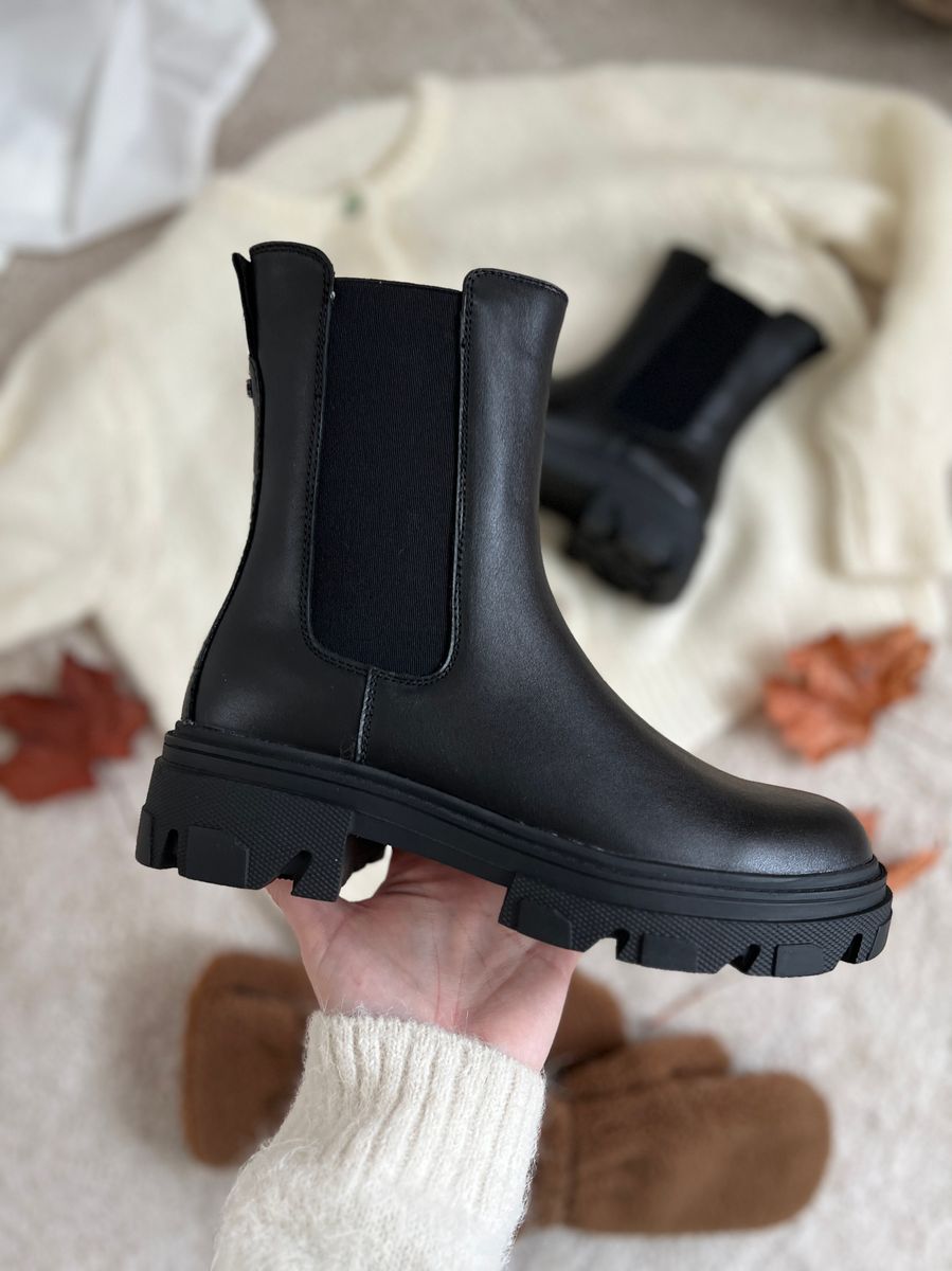 Cleo Chelsea Leather